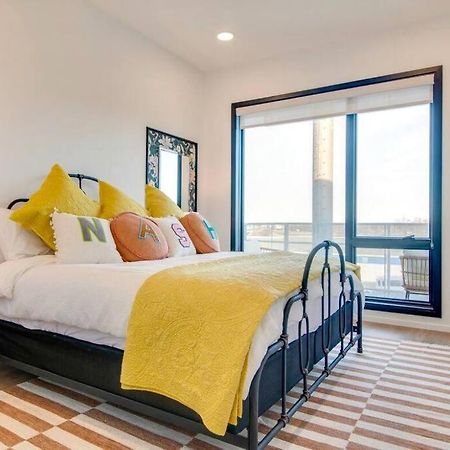 Stylish Downtown Condo W/ Pool & Parking ناشفيل المظهر الخارجي الصورة