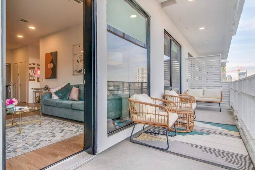 Stylish Downtown Condo W/ Pool & Parking ناشفيل المظهر الخارجي الصورة