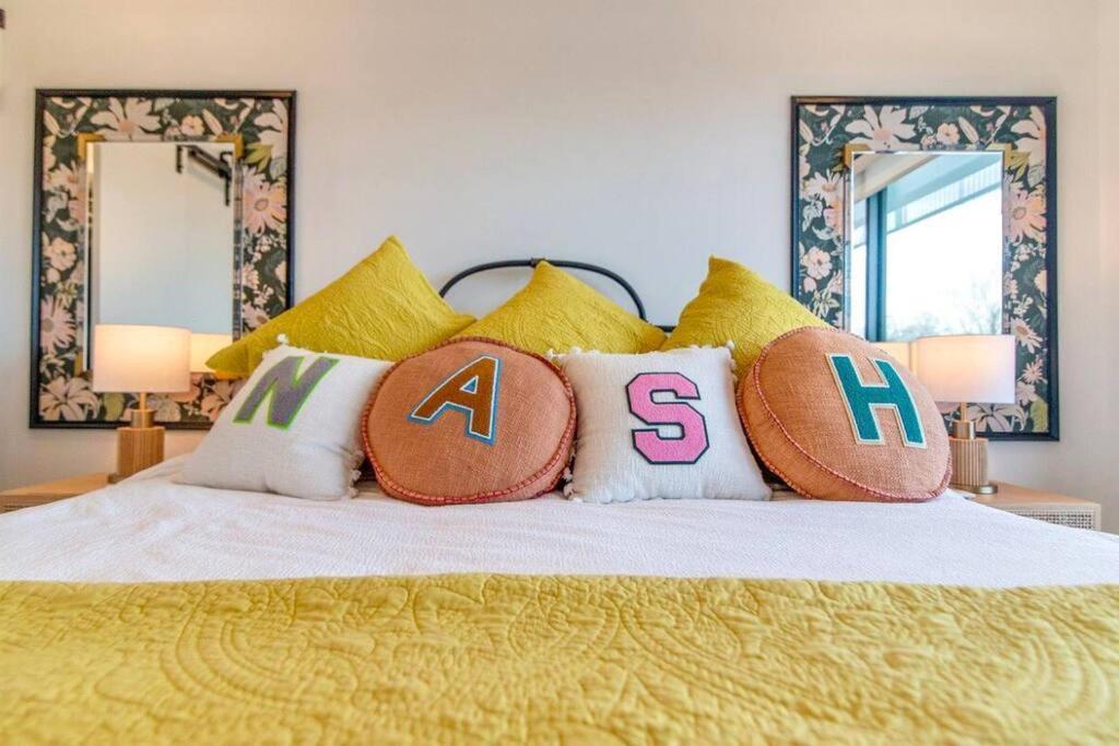 Stylish Downtown Condo W/ Pool & Parking ناشفيل المظهر الخارجي الصورة